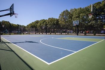 Basketball Court at Town & Country Luxury Apartments, Hampton Bays, NY, 11946